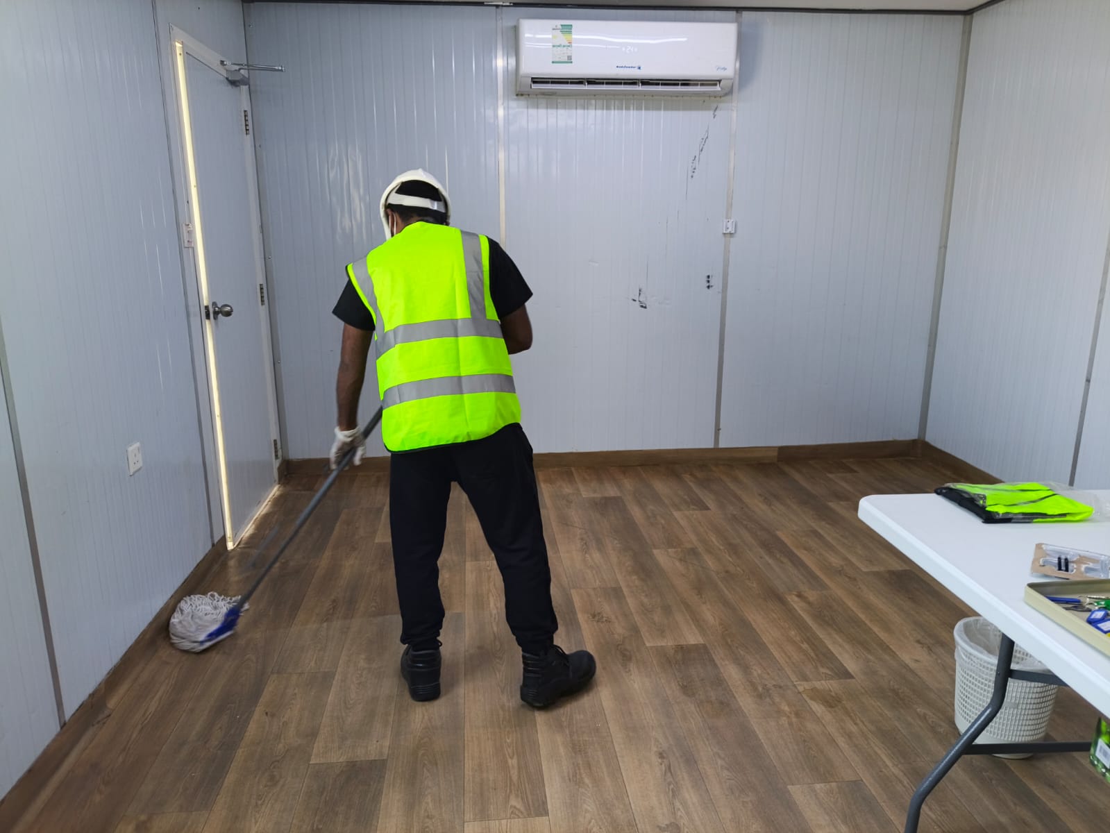 Indoor cleaner